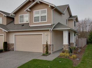 227 196th Pl SW #102, Lynnwood, WA 98036