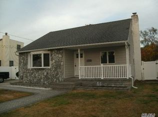 13 Anderson Ave, North Babylon, NY 11703