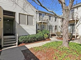 39 Commonwealth Dr, Basking Ridge, NJ 07920