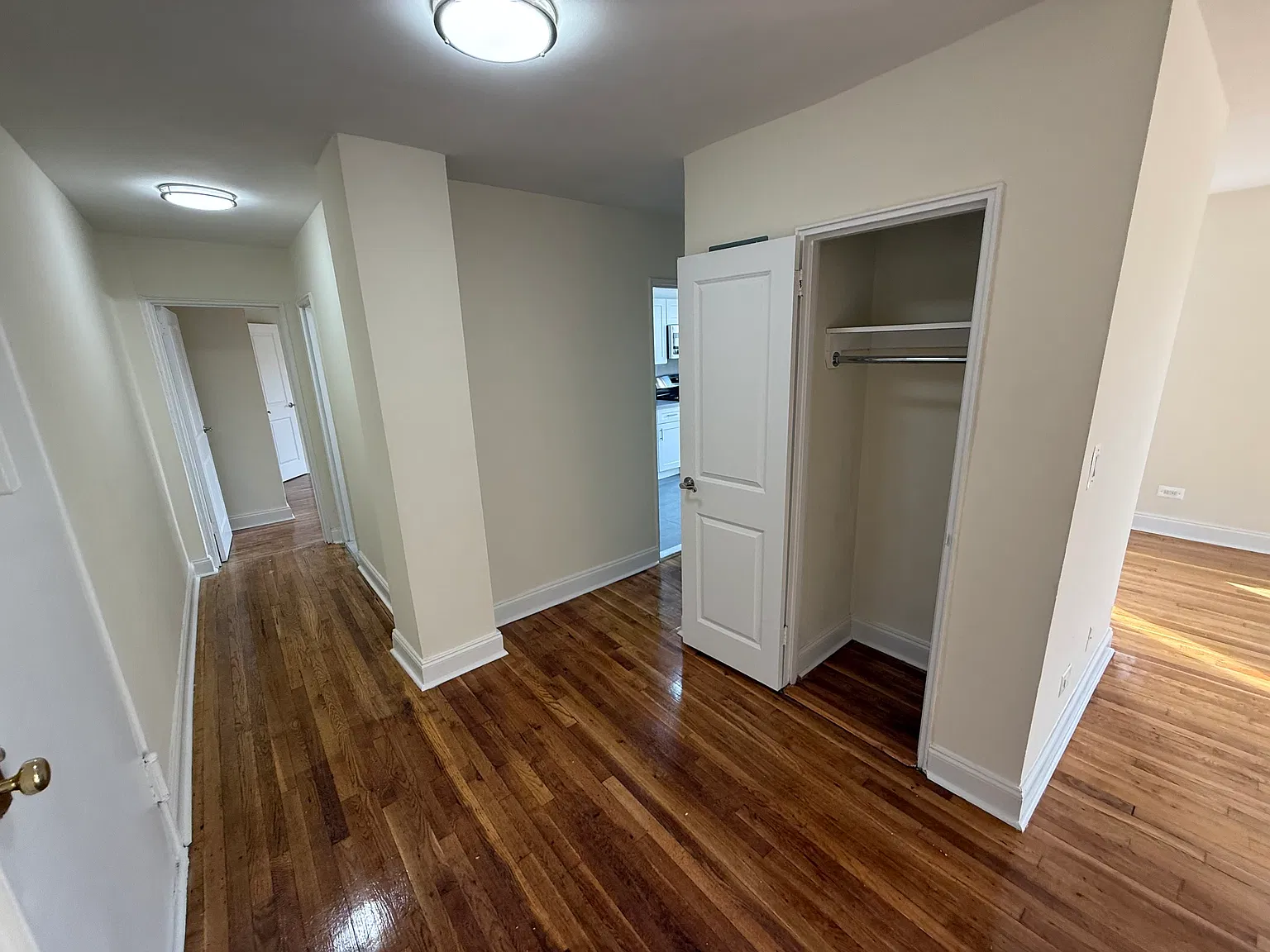 1 bed, 825 sqft, $2,399 — Photo 3