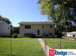 9241 Grand Ave, Omaha, NE 68134