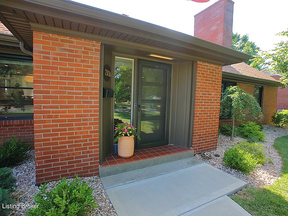 4th image of 2306 Ingleside Dr