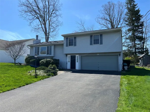 2714 Magnolia St, Endwell, NY 13760