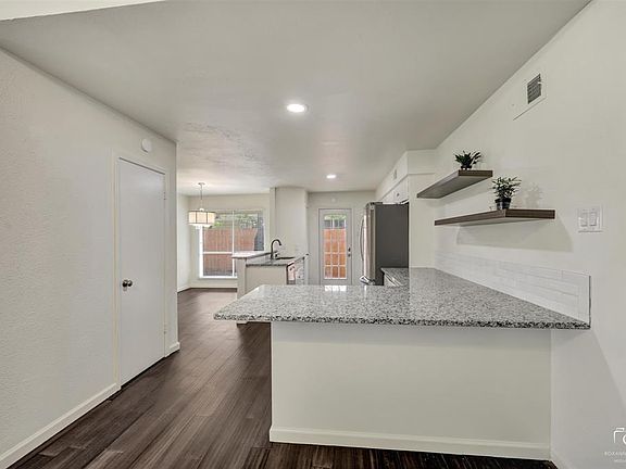 5th image of 9018 Villa Park Cir