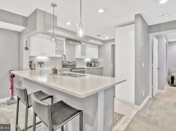 12010 Ridge Knoll Dr Unit 603B, Fairfax, VA 22033
