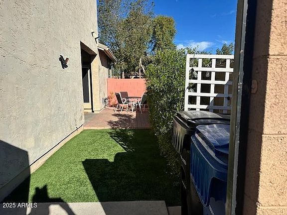 4th image of 10139 E Isleta Ave