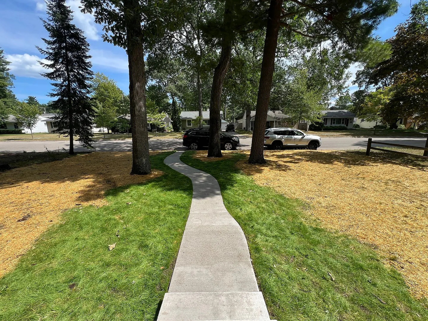 Updated 3 Bedroom Home With Full Basement And One Car Garage! — Photo 2