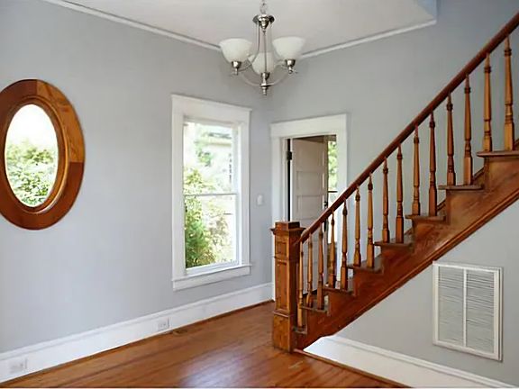 2nd image of 625 Park Ave