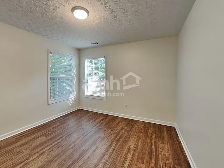 643 Bartow Dr — Photo 19