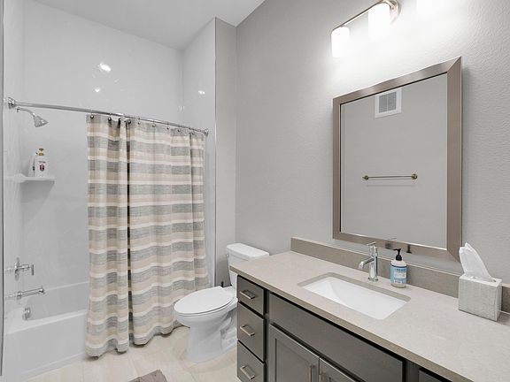 3rd image of 4325 Jackson Ave #2302