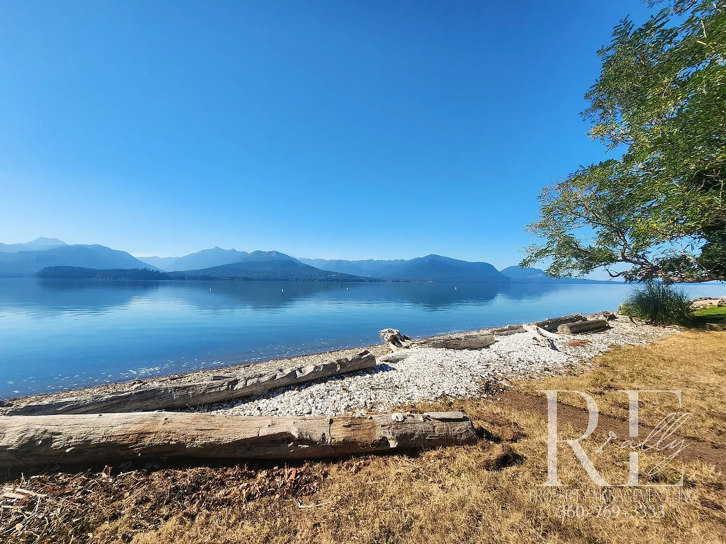 Waterfront Tudor | Private, Vintage Charm — Photo 4
