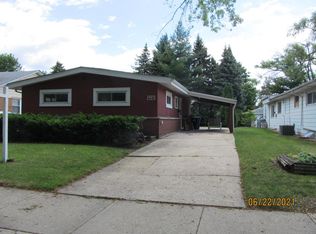 1885 Ash St, Des Plaines, IL 60018