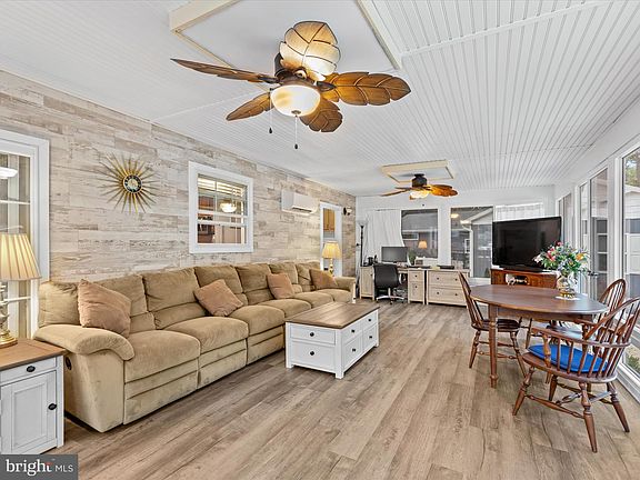 3rd image of 25776 Hall Mark St