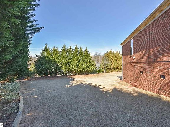 5th image of 8 Grove Park Ct