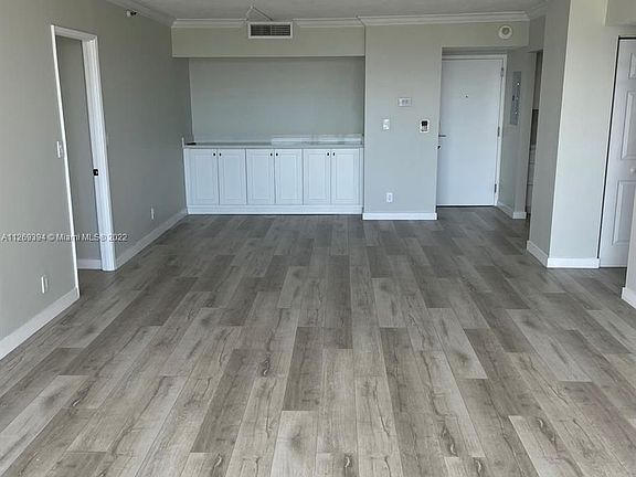2nd image of 20225 NE 34th Ct APT 1216