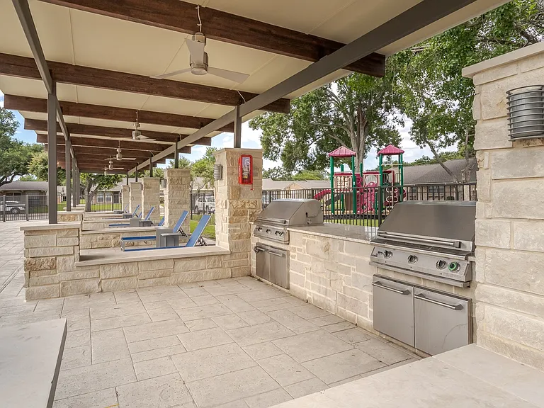 Villages at Parktown Apartment Homes — Photo 10