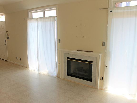 3rd image of 918 Ironwood Dr