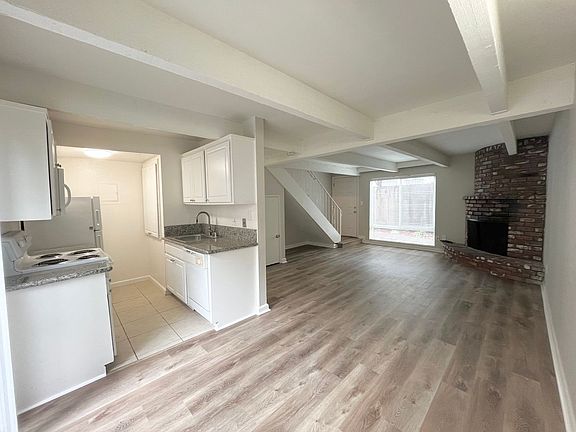 4th image of 2326 V St APT 01