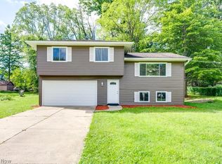 3152 Clearview Rd, Ravenna, OH 44266