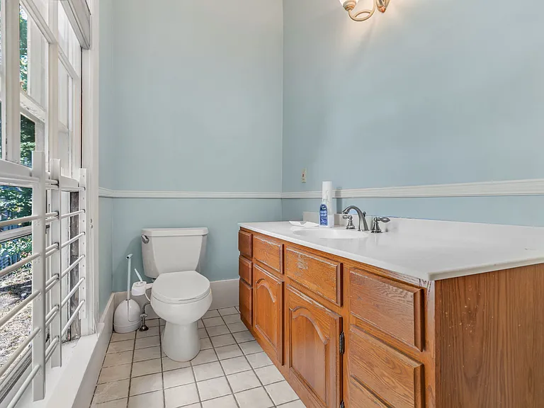 344 Lowell St — Photo 11