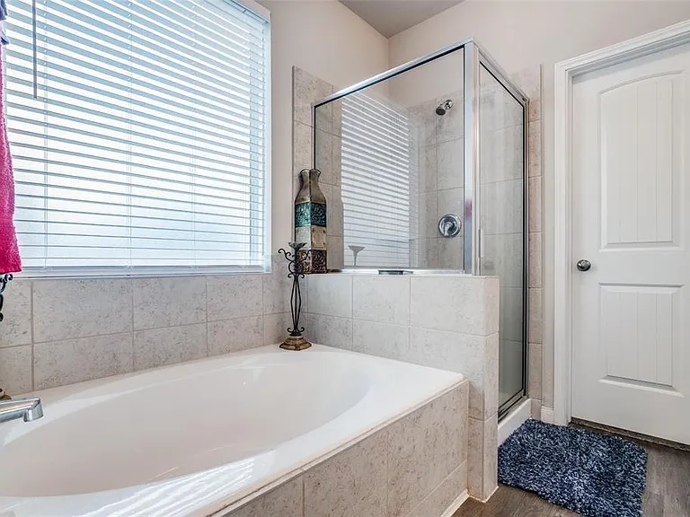 4258 McGregor Bluff Ln — Photo 16