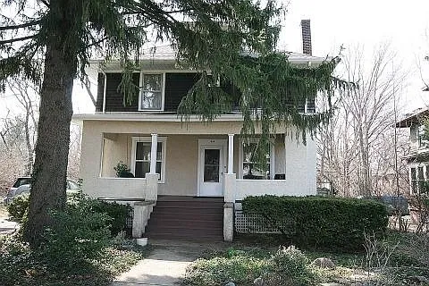 513 W Oregon St photo 1