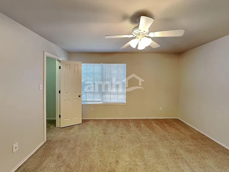 212 Hereford St — Photo 24