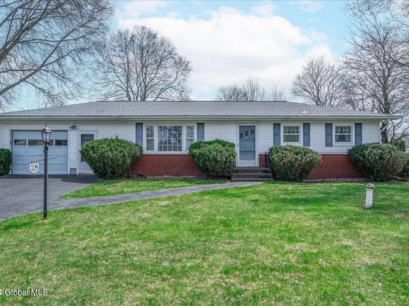 28 Clemente Lane, Waterford, NY 12188