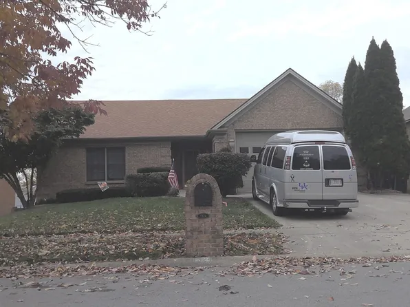 1324 Saddle Club Way, Lexington, KY 40504