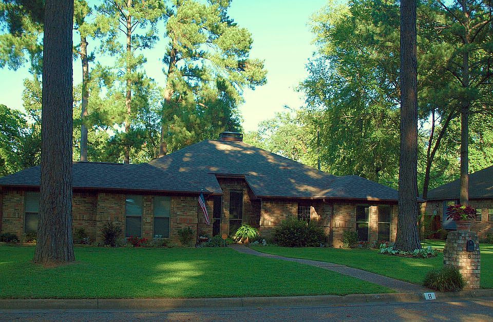 8 S Stonegate Court