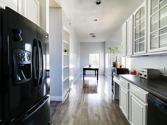 Kitchen4 1428 E Pierce St