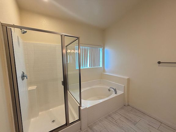 5th image of 862 Park Walk Ave