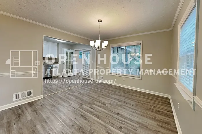 2426 Emberwood Dr NW — Photo 6
