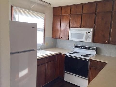 1st image of 902 S New York Ave