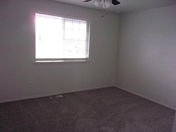 3rd image of 16230 Creek St SE