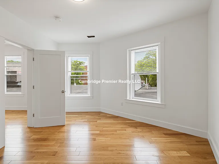 406 Columbia St #1 — Photo 9