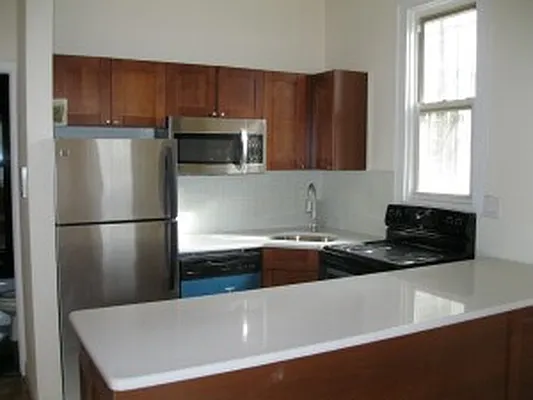 Rented by Tower Brokerage | media 25