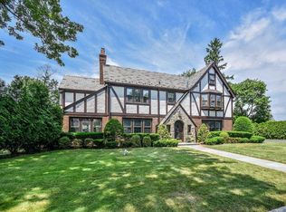 116 Hampton Rd, Garden City, NY 11530