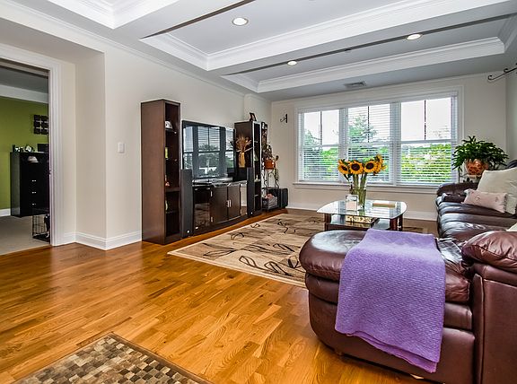 5th image of 225 Stanley Ave Unit 210