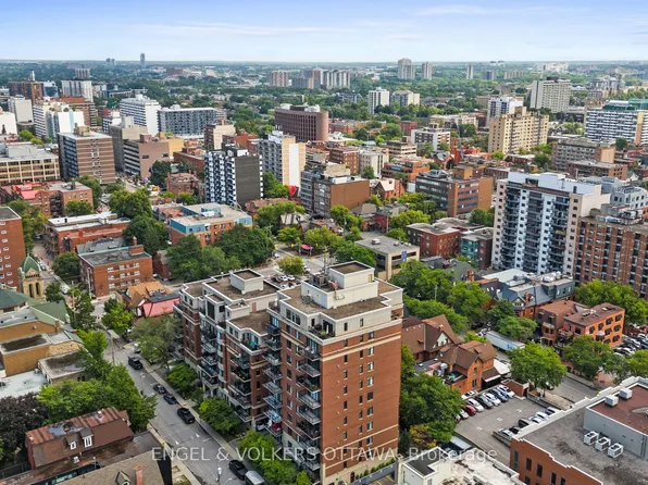 374 Cooper St #703, Ottawa, ON K2P 2P4