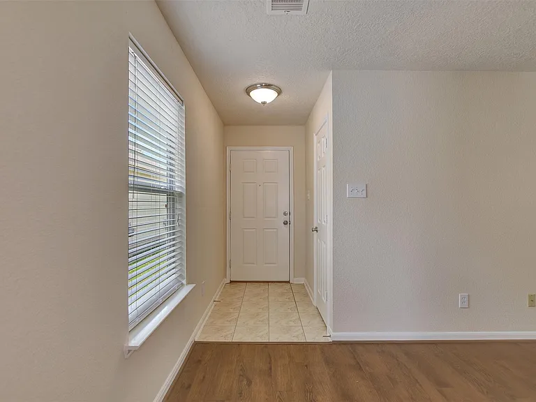3131 Beacon Grove St — Photo 4