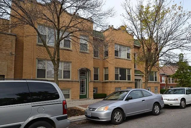 5206 N Sawyer Ave #3