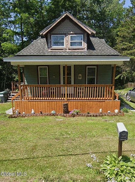 2nd image of 894 Noonan Road