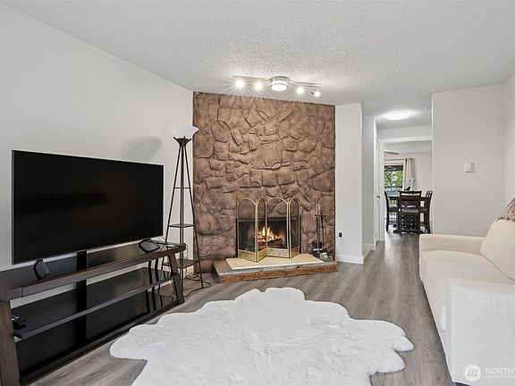 5th image of 16910 21st Avenue Ct E