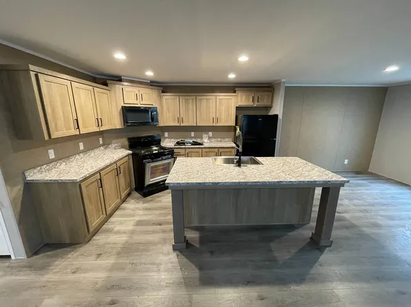 17 Woodmoor Ct #17, Leavenworth, KS 66048