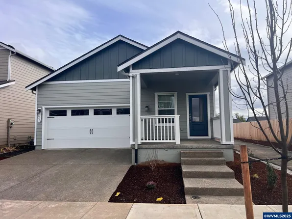 1296 Parkside Ave, Woodburn, OR 97071