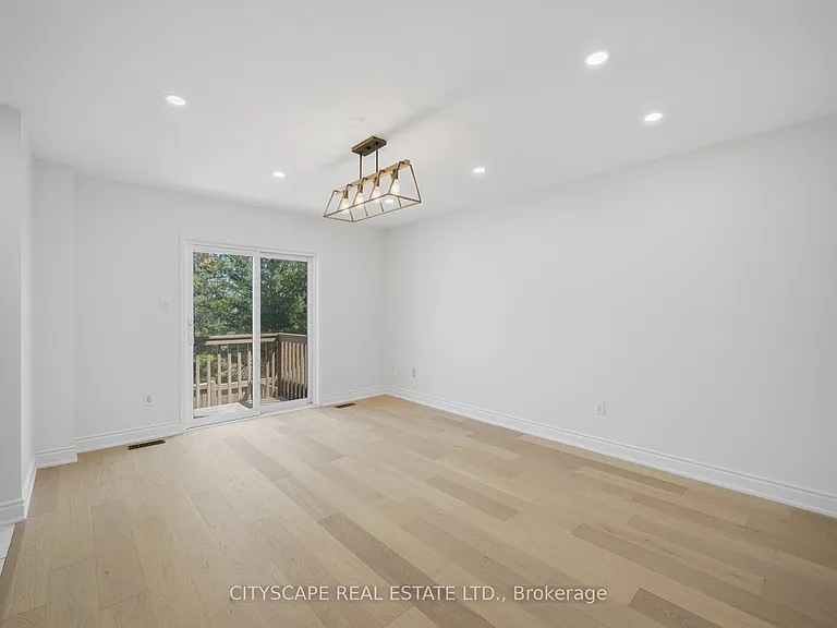 106 Tianalee Cres #UPPER — Photo 12