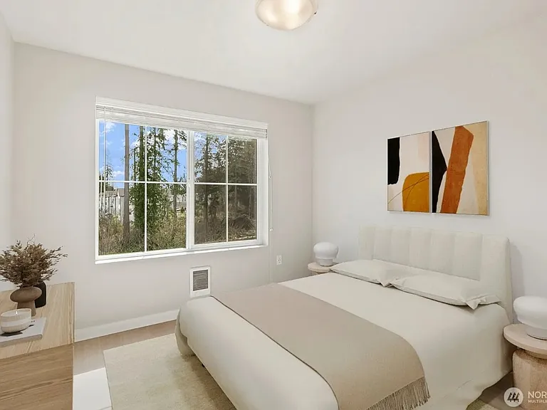 2013 101st Ave SE #7 — Photo 1