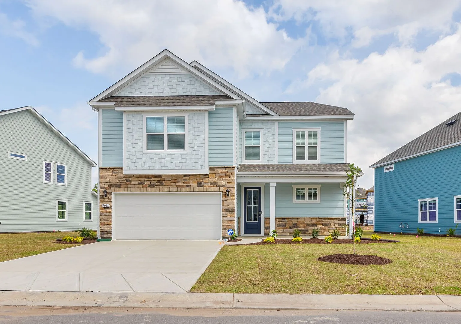 Elegant Luxury in Gated Community of Waterbridge at Carolina Forest — Photo 1