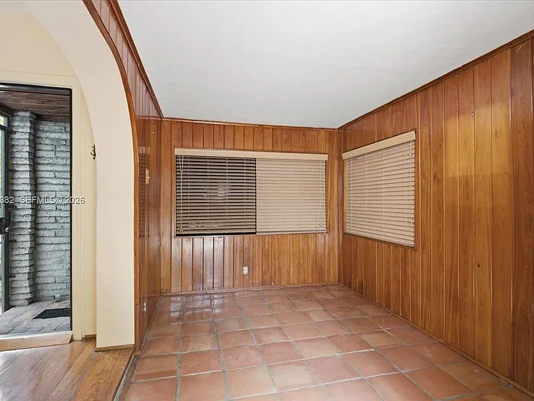 2550 Trapp Ave — Photo 4